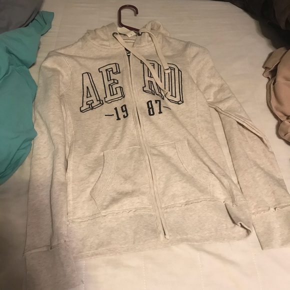 Aeropostale zip-up hoodie - Picture 1 of 3